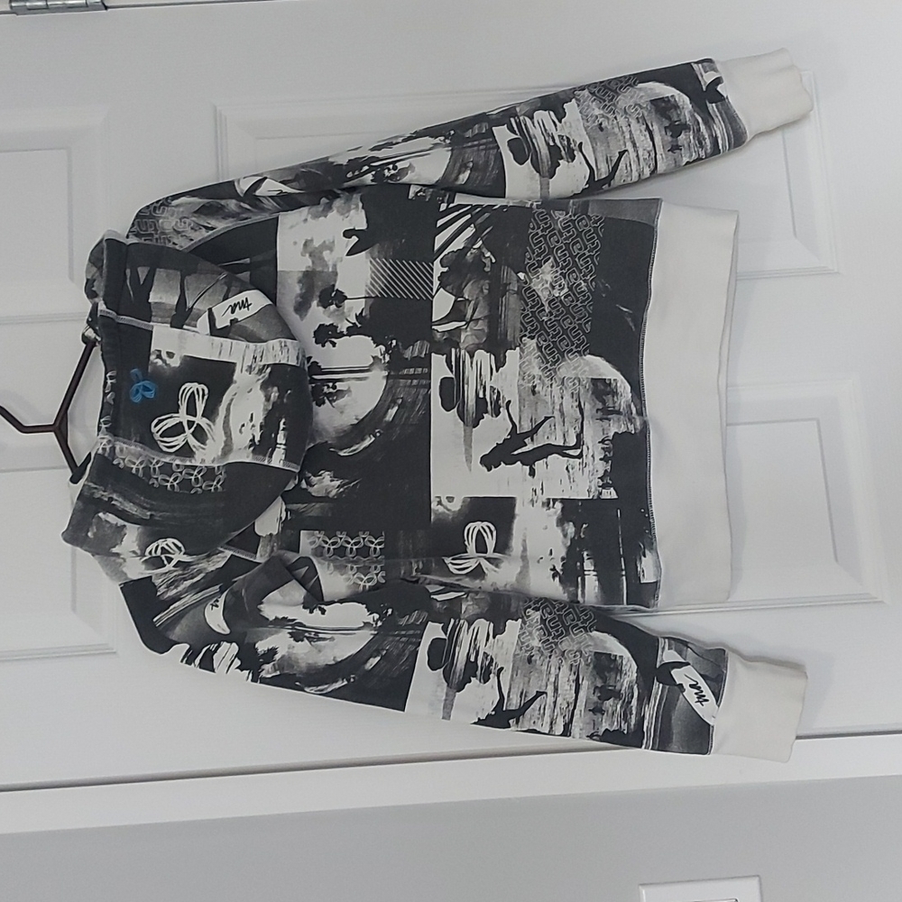 Aritzia TNA pullover hoodie. Size small. - Picture 3 of 7